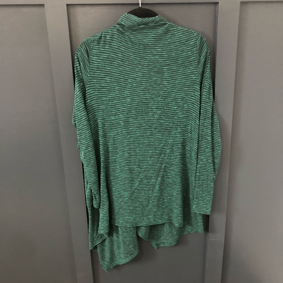 AB Studio Cardigan w/Button - Picture 5 of 6